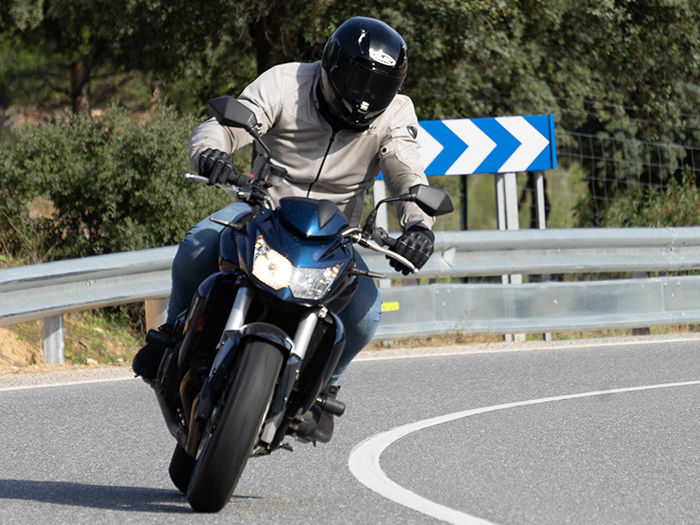 自動二輪免許（中型）